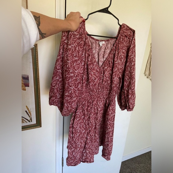 Puff-Sleeve V-Neck Mini Dress in Paisley Floral - Picture 2 of 4